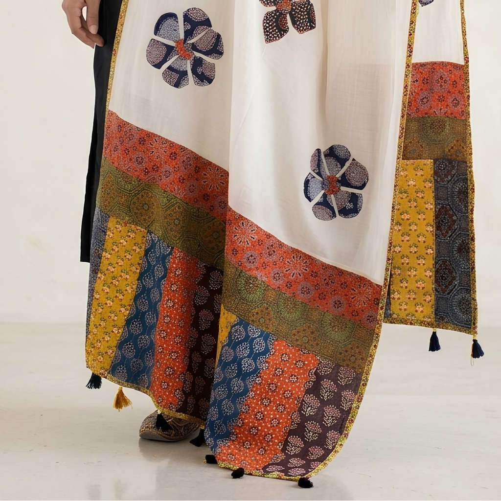 The Heritage Odhani - The Shirui Studio.